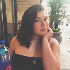 Meet your Posher, Selena